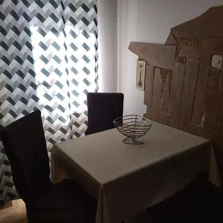 Maja I Mate Apartman Sucuraj