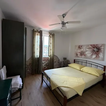 Maja I Mate Apartman Sucuraj
