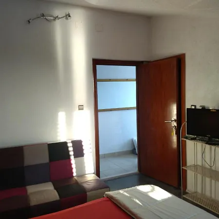 Apartment Maja I Mate *
